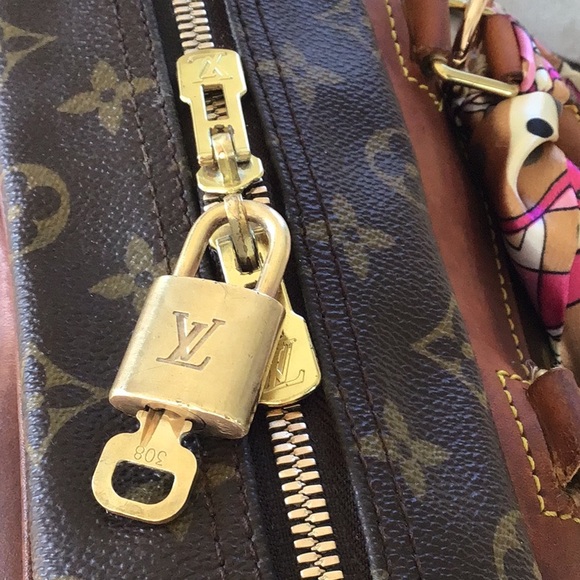 Authentic Louis Vuitton Deuville - Picture 4 of 12